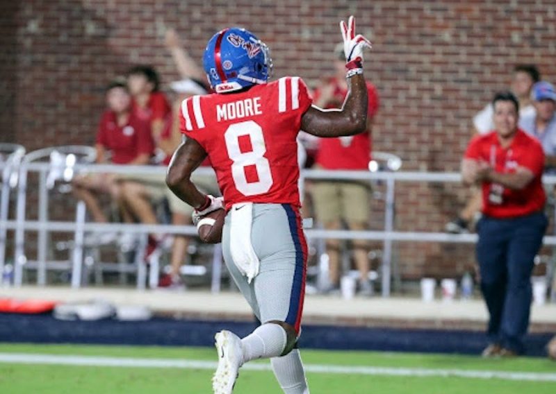 Elijah Moore making peace with Ole Miss fans after scoring.